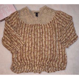 Lucky Brand Medium top farmhouse chic boho lace